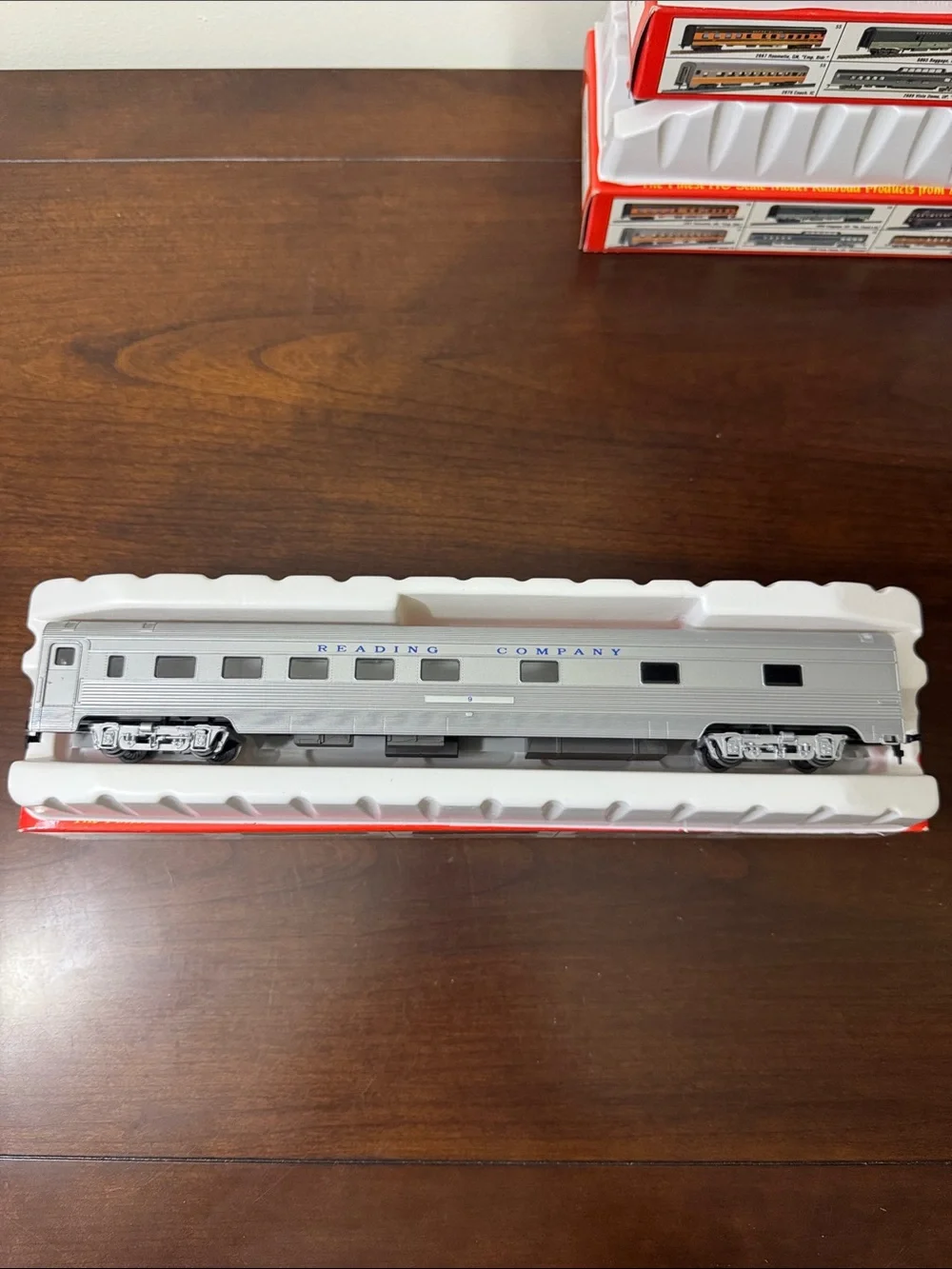 IHC Reading Company 1930’s HO Scale 7 Piece Passenger Car Set (New)